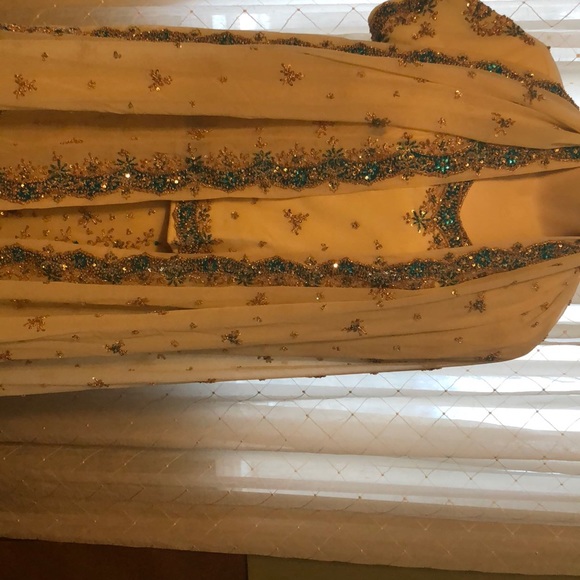 Sari - Picture 3 of 7